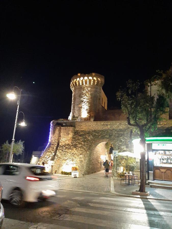 נטונו Incantevole Casa Sul Mare Vicino A Roma מראה חיצוני תמונה